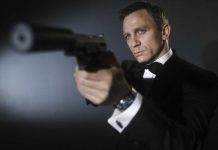Daniel Craig quay lại vai diễn điệp viên 007 với cát-xê cao ngất ngưởng